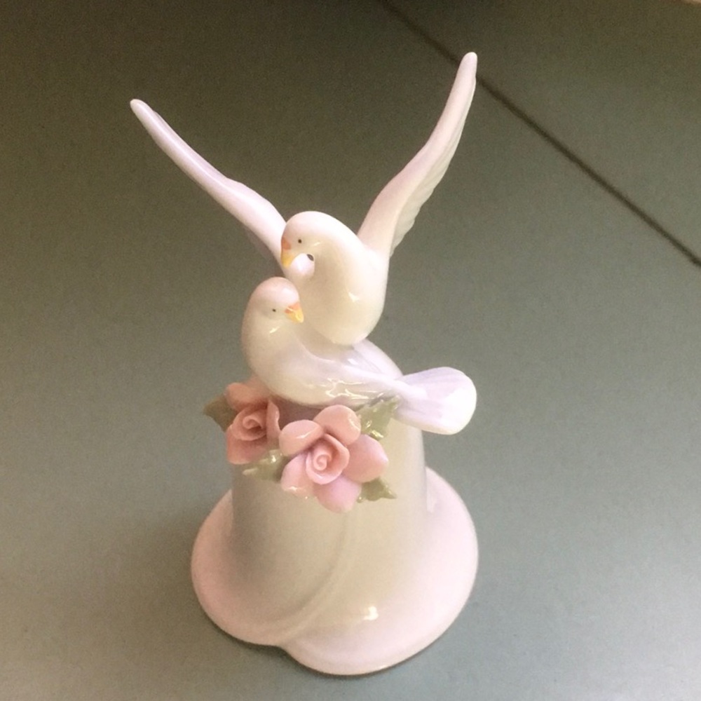 Vintage Avon Graceful Doves Porcelain Bell